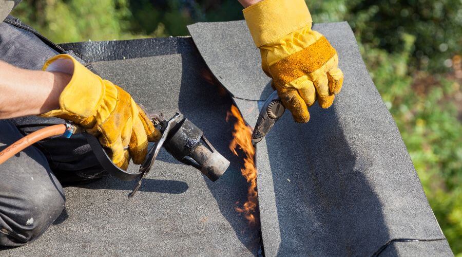 Professional gutter cleaning in Bayard, IA